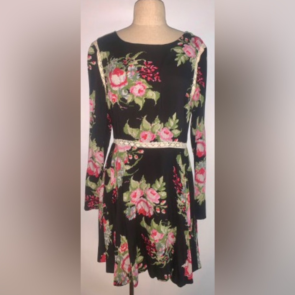 Love: Floral Long Sleeve Dress